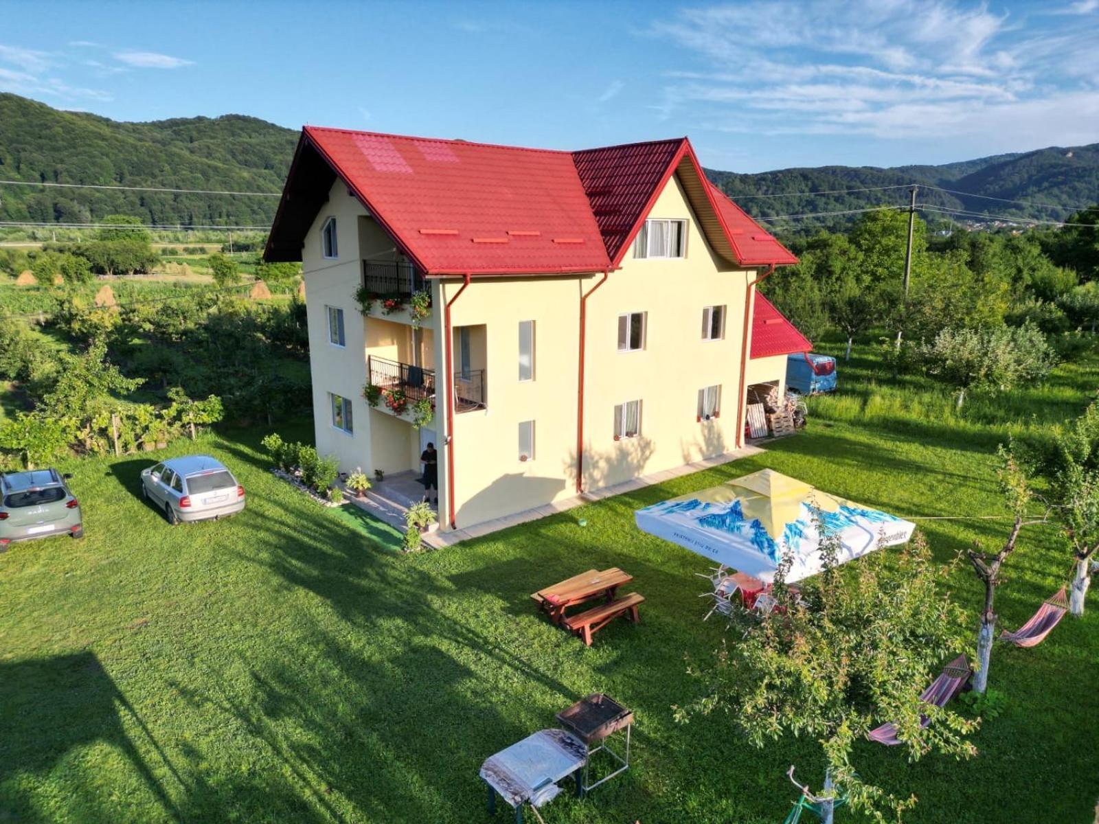 Vila Norina Hotel Oesti-Paminteni Exterior photo